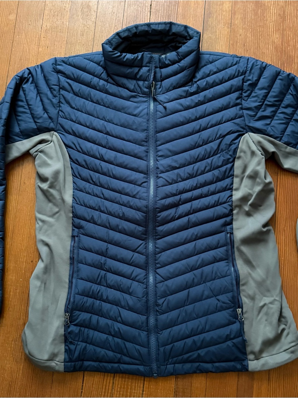Women’s Navy Quilted Jacket with Gray Side Panels XL Omni Heat Columbia